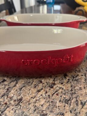 Crock Pot 2.5 Quart Red Stoneware Bake Pan (2)